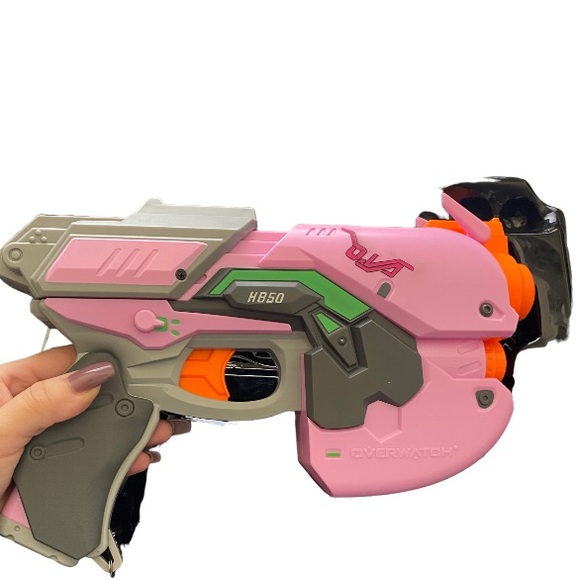 Overwatch Pink D.VA 3X Nerf Keychain Collectable Blaster - Picture 1 of 10